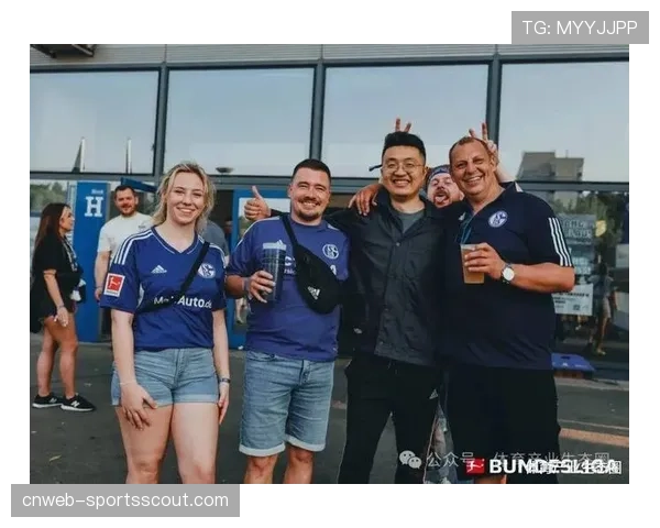 德甲俱乐部社区活动日，上千名球迷参与亲子足球训练营